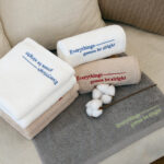 Khăn Tắm, Gội HÀN QUỐC cao cấp Soft Touch Lettering, 100% Cotton Dày Dặn, Bông Mềm Và Thấm Hút Tốt - Ảnh 2